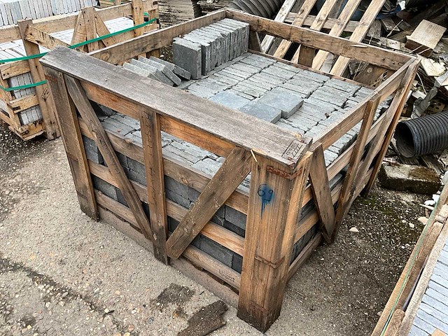 Basalt natuursteen tuintegels 13,9m2 - afbeelding 2 van  2