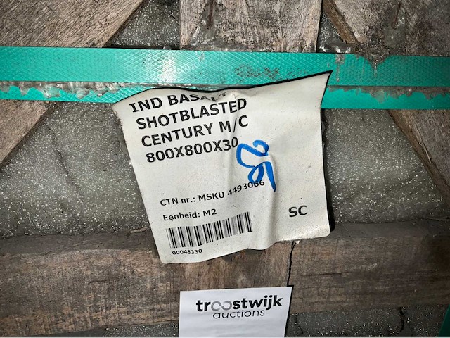 Basalt shotblasted natuursteen tuintegel - afbeelding 3 van  4