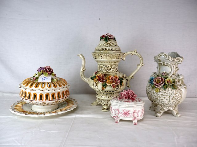 Bassano keramiek rococo stijl - afbeelding 1 van  9