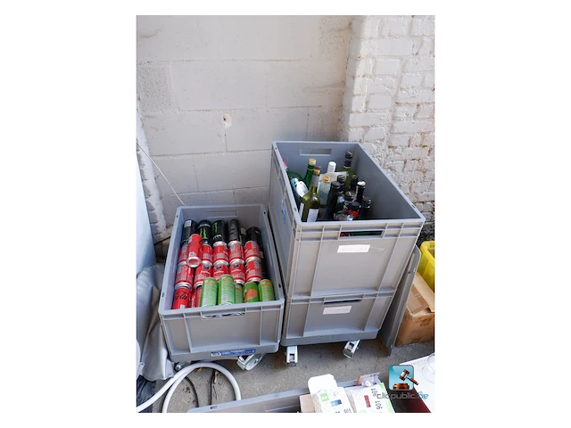 Batch van bakken met inhoud - afbeelding 7 van  14