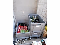 Batch van bakken met inhoud - afbeelding 7 van  14