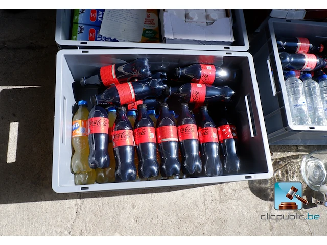 Batch van bakken met inhoud - afbeelding 12 van  14
