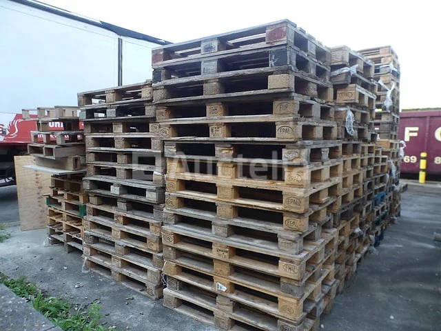 Batch van verschillende pallets - afbeelding 2 van  6