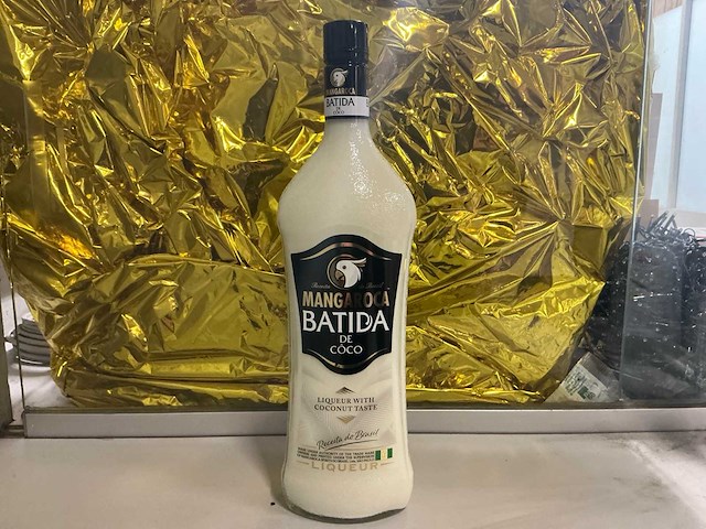 Batida de coco alcohol likeur 1l flessen (24x) - afbeelding 1 van  5