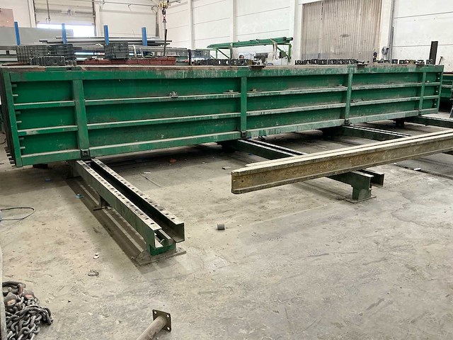 Batterij betonbekisting ( prefabbeton ) - 6pc x 8m op 1m - afbeelding 3 van  9