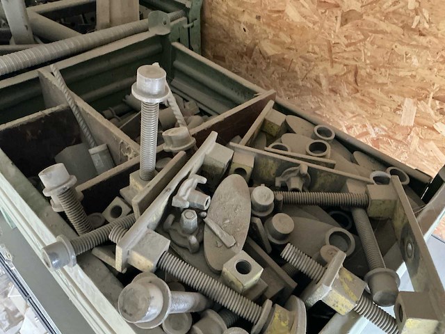 Batterij betonbekisting regelvoeten (24 stuks) - afbeelding 4 van  9