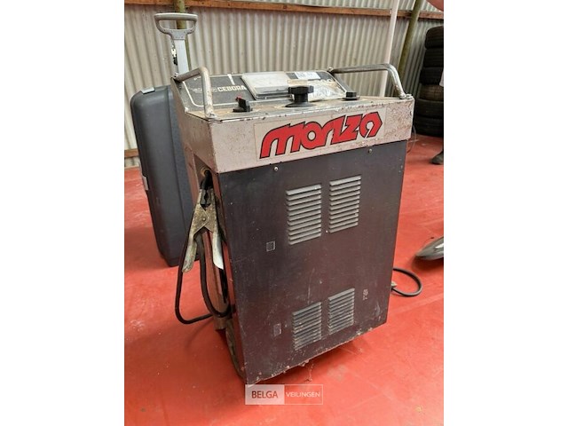 Batterijlader + booster 12 en 24v - afbeelding 1 van  3