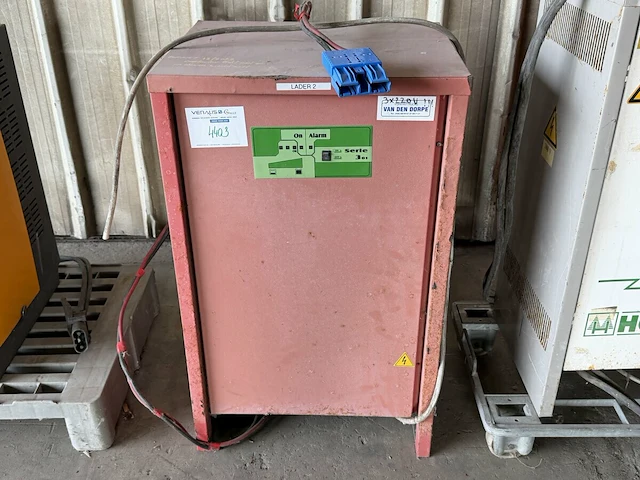 Batterijlader serie 301 - afbeelding 1 van  4