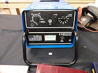 Batterijlader( zonder kabels)+ cirkelzaag - afbeelding 1 van  3