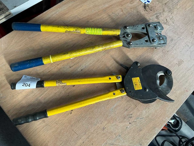 Baudat hc 92 kabelknipper en grote kabelschoen tang - afbeelding 1 van  3