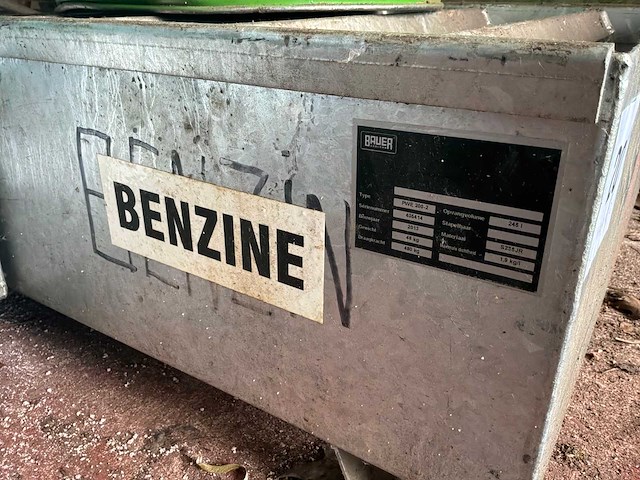 Bauer lekbak 245l met vat benzine - afbeelding 3 van  4