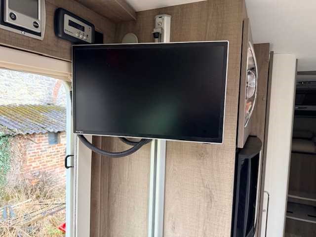 Bavaria - i781 style - lits jumeaux - camping car - afbeelding 12 van  19