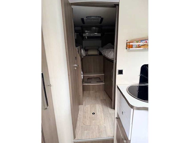 Bavaria - i781 style - lits jumeaux - camping car - afbeelding 18 van  19