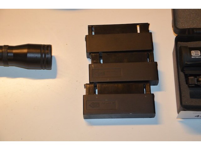 Bb gun met 4 magazijnen, 2 scopes, 1 red dot - afbeelding 7 van  8