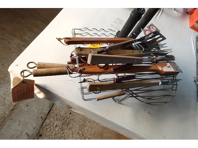 Bbq gerief en 2 zaklampen - afbeelding 1 van  5