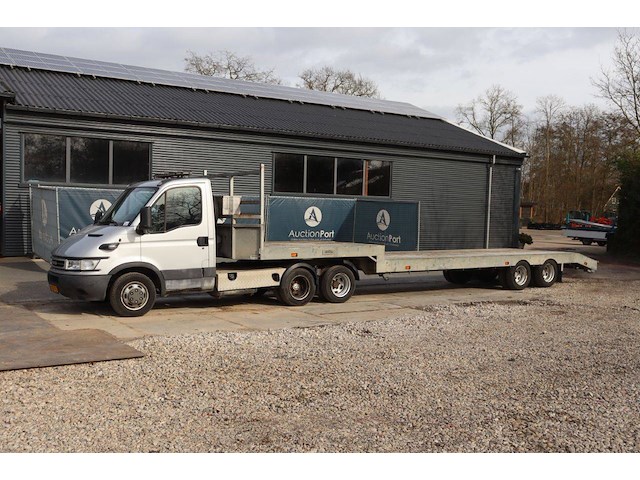 Be-trekker iveco daily 35c17 diesel 166pk 2006 met semi-dieplader - afbeelding 1 van  1