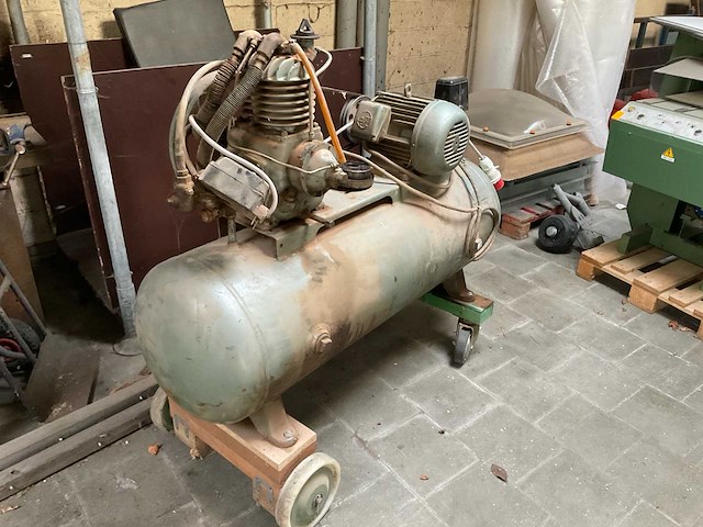 Beaird zuigercompressor - afbeelding 2 van  7