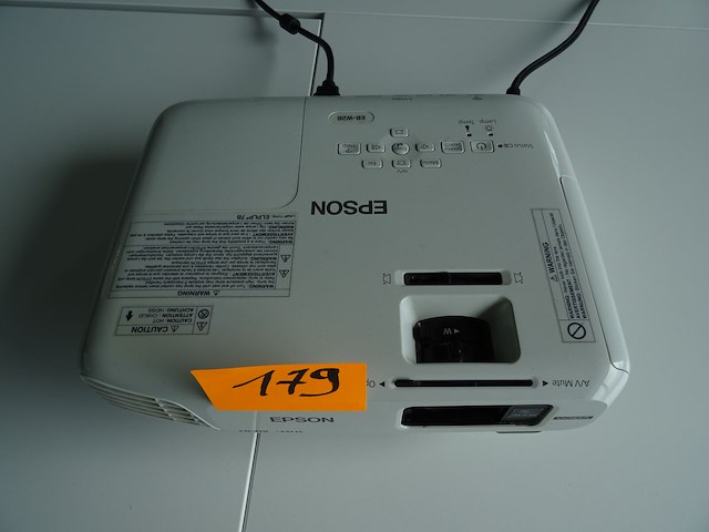 Beamer epson + projectiescherm - afbeelding 1 van  8