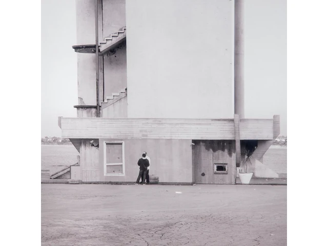 Beate gütschow (1970), 's#24', 2007, ink-jet print, n° 4/15, 142 x 122 cm. (55.90 x 48.03 in.), frame: 146 x 126 cm. (57.47 x 49.60 in.) - afbeelding 7 van  8