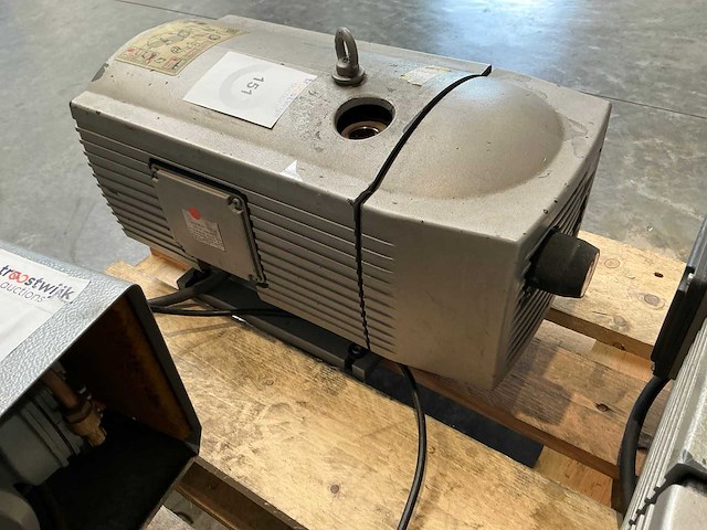 Becker vt4.25 vacuümpomp - afbeelding 1 van  3