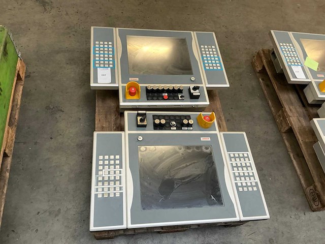 Beckhoff cp7903 bedieningspaneel (2x) - afbeelding 1 van  15