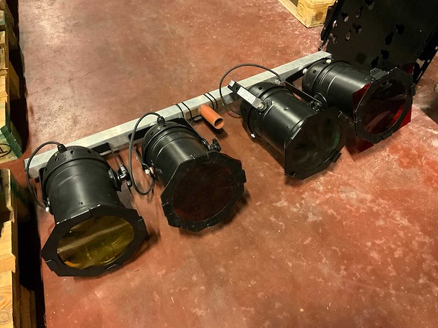 Beclec fourbar par 56 in flightcase - afbeelding 4 van  5