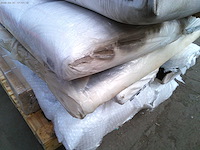 Bed 180x200 borst - beige fluweel - afbeelding 1 van  5