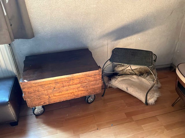 Bed, 2 diverse kasten, 2 nachttafels en decoratie - afbeelding 3 van  14
