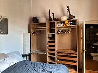 Bed, 2 diverse kasten, 2 nachttafels en decoratie - afbeelding 8 van  14