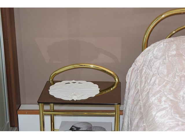Bed in koperlook 160cm met 2 nachtkastjes - afbeelding 4 van  5
