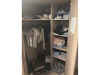 Bed, kleerkast en nachtkastje - afbeelding 2 van  4