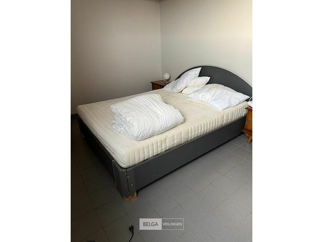 Bed met matras l200 cm - afbeelding 1 van  2