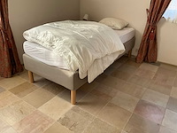 Bed met toebehoren - afbeelding 2 van  5