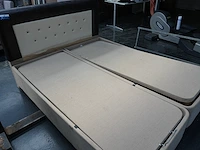 Bed onderstel 210x160 cm met hoofdbord