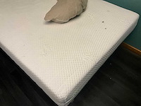 Bed - afbeelding 2 van  9