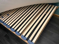 Bed - afbeelding 3 van  9