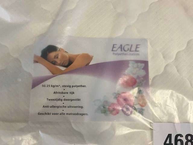 Bed - afbeelding 3 van  3