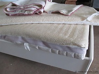 Bed - afbeelding 3 van  4