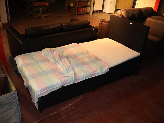 Bed - afbeelding 2 van  4