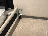 Bed - afbeelding 2 van  2