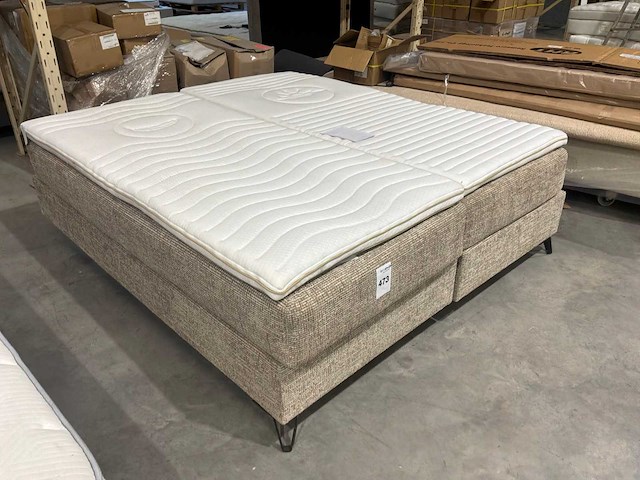 Bed - afbeelding 2 van  3