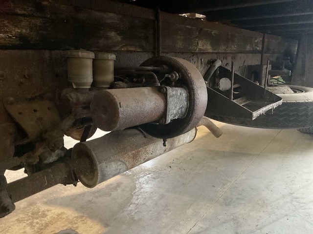 Bedford oldtimer lichte vrachtwagen - afbeelding 4 van  18