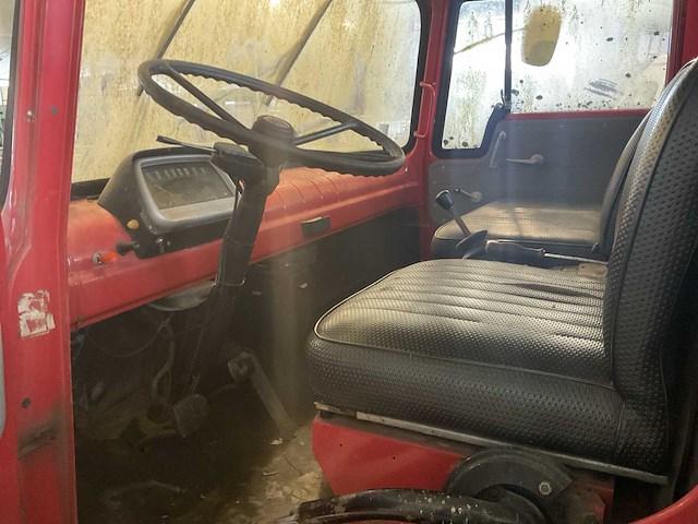 Bedford oldtimer lichte vrachtwagen - afbeelding 14 van  18