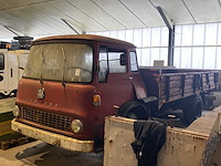 Bedford oldtimer lichte vrachtwagen - afbeelding 1 van  18
