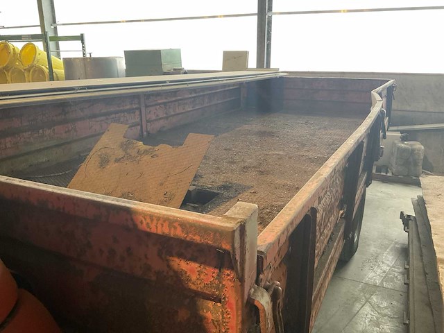 Bedford oldtimer lichte vrachtwagen - afbeelding 17 van  18