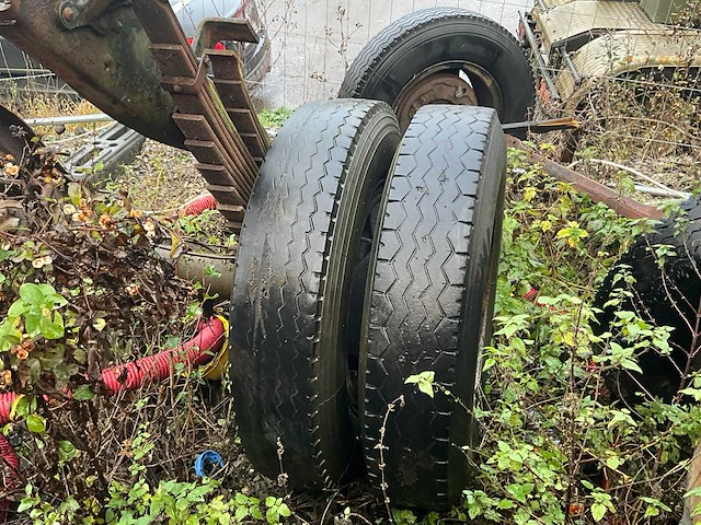 Bedford vrachtwagenmotor + 2x as met wielophanging - afbeelding 2 van  15