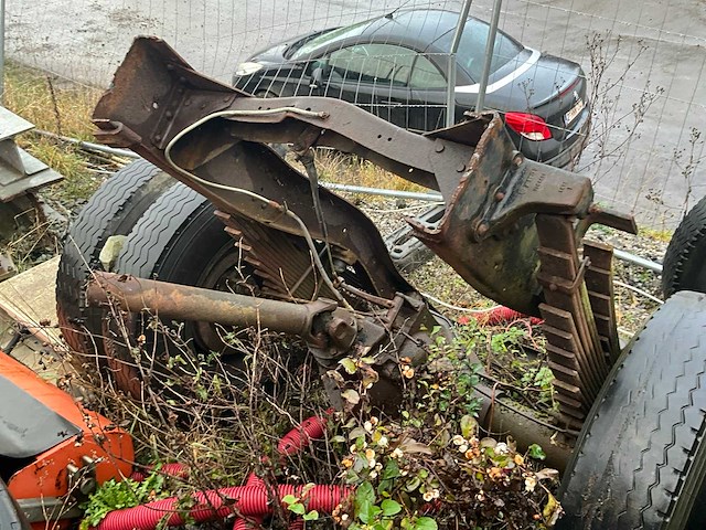 Bedford vrachtwagenmotor + 2x as met wielophanging - afbeelding 3 van  15