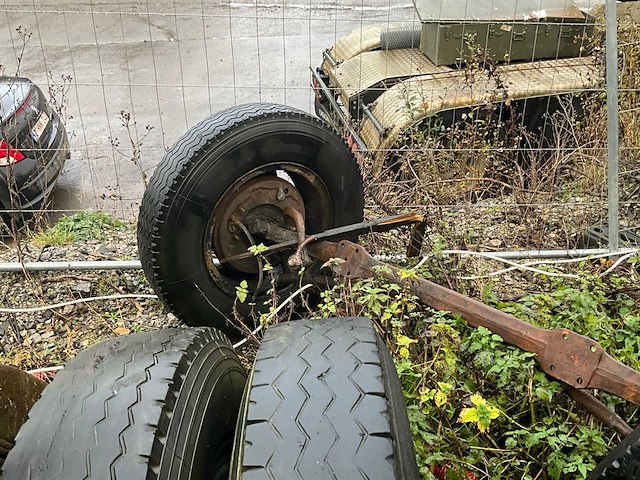 Bedford vrachtwagenmotor + 2x as met wielophanging - afbeelding 5 van  15