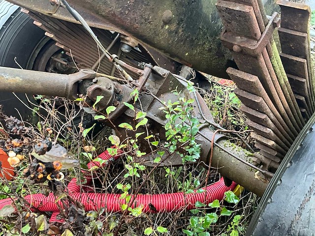 Bedford vrachtwagenmotor + 2x as met wielophanging - afbeelding 6 van  15