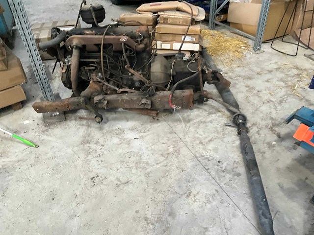 Bedford vrachtwagenmotor + 2x as met wielophanging - afbeelding 1 van  15